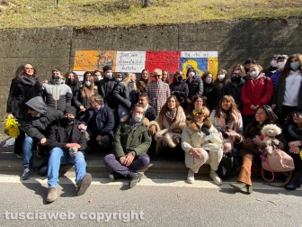 Ronciglione - Maria Grazia Cucinotta inaugura il murale