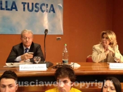 Attesa per l'arrivo di Alfano
