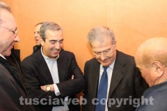 Attesa per l\'arrivo di Alfano
