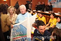 Attesa per l\'arrivo di Alfano