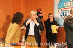 Attesa per l\'arrivo di Alfano