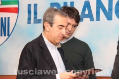 Attesa per l\'arrivo di Alfano