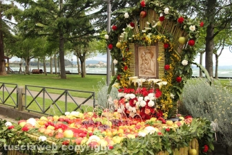 Marta celebra la festa della Madonna del Monte