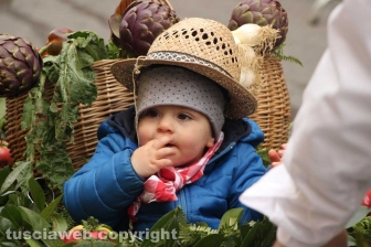 Marta celebra la festa della Madonna del Monte