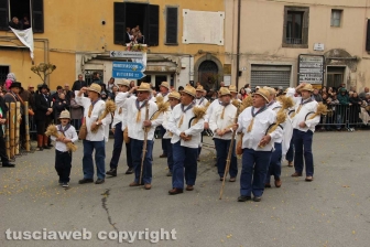 Marta celebra la festa della Madonna del Monte
