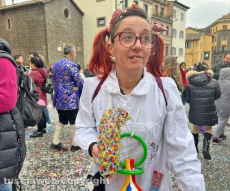 Viterbo - I festeggiamenti del martedì grasso in piazza del teatro