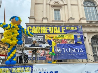 Viterbo - I festeggiamenti del martedì grasso in piazza del teatro