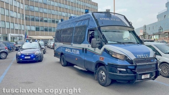 Mattatoio occupato ad Acquapendente, animalisti portati in questura
