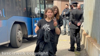 Mattatoio occupato ad Acquapendente, animalisti portati in questura