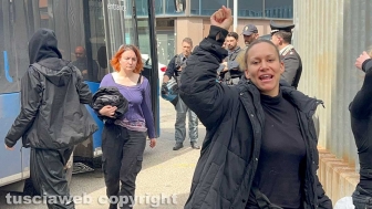 Mattatoio occupato ad Acquapendente, animalisti portati in questura