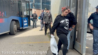 Mattatoio occupato ad Acquapendente, animalisti portati in questura