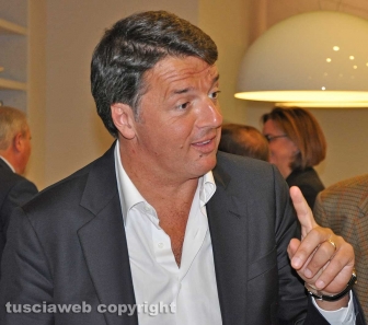 Matteo Renzi in treno nella Tuscia