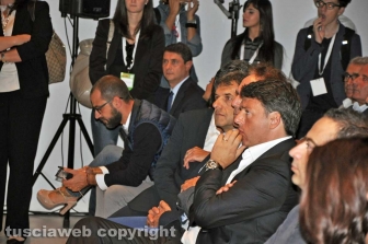 Matteo Renzi in treno nella Tuscia