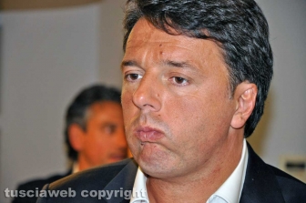 Matteo Renzi in treno nella Tuscia
