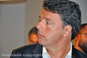 Matteo Renzi in treno nella Tuscia