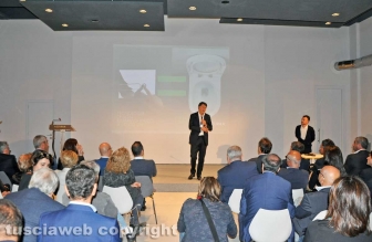 Matteo Renzi in treno nella Tuscia