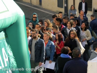 McDonald's a Orte, colloqui in piazza