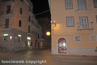 Mega rissa a Piazza San Faustino