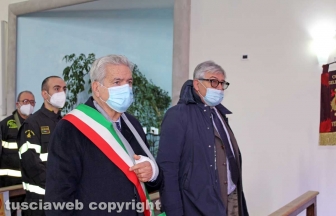 Viterbo - La messa di Santa Barbara, patrona dei vigili del fuoco - Da sinistra: il sindaco Giovanni Arena e il senatore Umberto Fusco