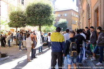 La protesta sotto palazzo Gentili