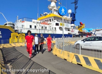Civitavecchia - Ong Humanity 1 - Lo sbarco dei migranti