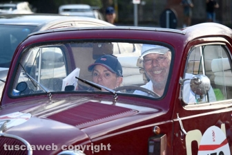 La Mille miglia a Viterbo - I mitici equipaggi delle auto d'epoca salutano la Tuscia