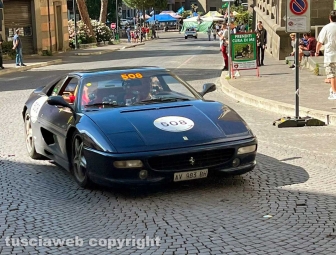 Viterbo - La Mille Miglia sfreccia per il centro storico