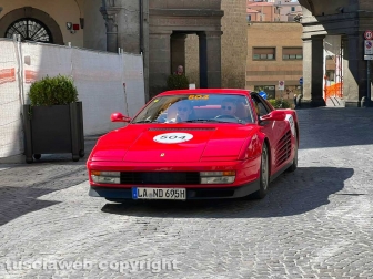 Viterbo - La Mille Miglia sfreccia per il centro storico
