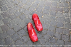 \"Scarpe rosse contro il femminicidio\" in piazza del comune
