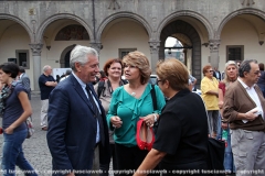 \"Scarpe rosse contro il femminicidio\" in piazza del comune