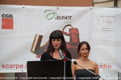 \"Scarpe rosse contro il femminicidio\" in piazza del comune