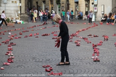 \"Scarpe rosse contro il femminicidio\" in piazza del comune