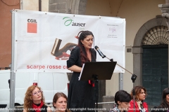 \"Scarpe rosse contro il femminicidio\" in piazza del comune