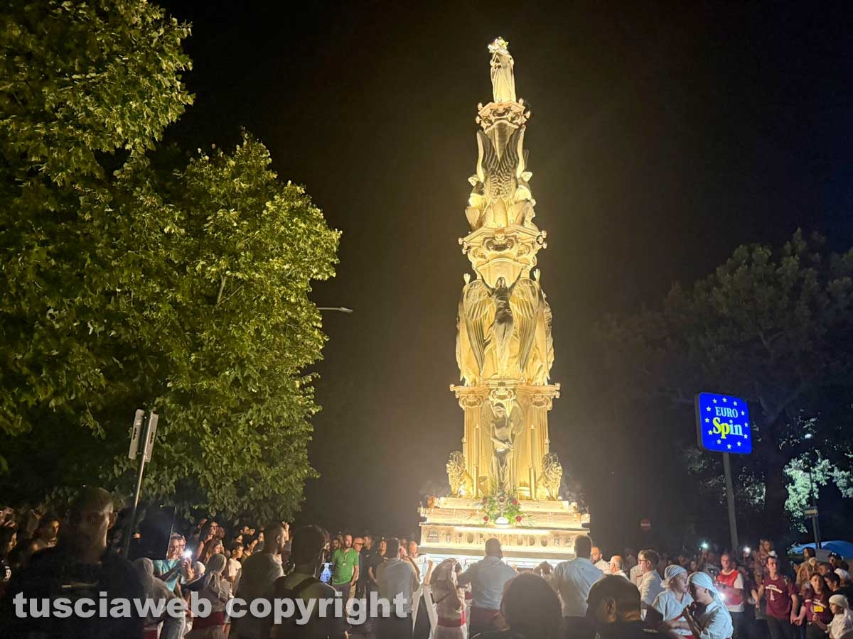 Santa Rosa - Viterbo – Rosa Virtutis illumina e incanta il quartiere Santa Barbara
