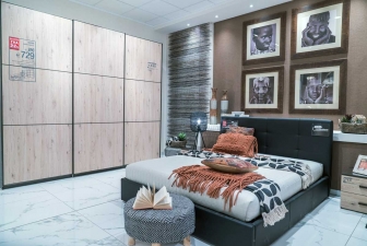 Mondo Convenienza a Viterbo, la festa e lo store