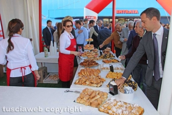 Mondo Convenienza, l'inaugurazione