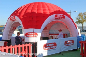 Mondo Convenienza, l'inaugurazione