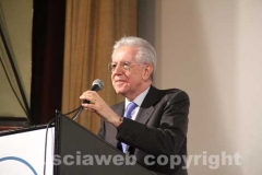 Il primo ministro Monti al cinema Genio