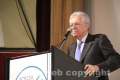 Il primo ministro Monti al cinema Genio
