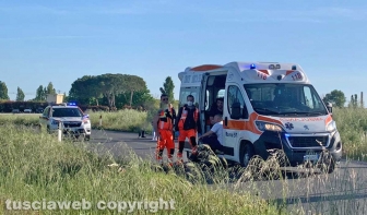 Viterbo - Scontro autobus-moto sulla Cassia nord, un morto