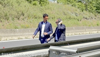 Viterbo - Riccardo Delle Monache morto sulla superstrada - Il sopralluogo - Il consulente della procura Mario Scipione e il consulente della famiglia Sergio Franchino