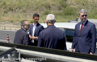 Viterbo - Riccardo Delle Monache morto sulla superstrada - Il sopralluogo disposto dalla procura - Il consulente della procura Mario Scipione, il consulente della famiglia Sergio Franchino e l'avvocato Corrado Cocchione