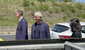 Viterbo - Riccardo Delle Monache morto sulla superstrada - Il sopralluogo - L'avvocato Giovanni Bartoletti e con l'avvocato della famiglia della vittima Corrado Cocchi