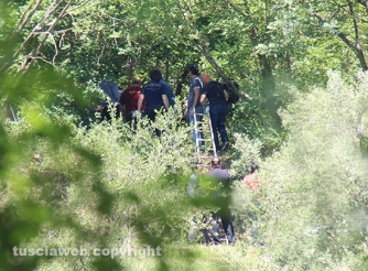 Morti madre e figlio, il recupero dei corpi