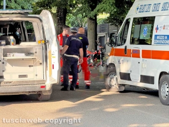 Viterbo - Moto contro albero su viale Trieste