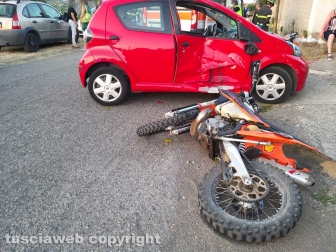 Montefiascone - Moto contro auto