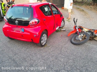 Montefiascone - Moto contro auto