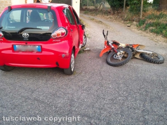 Montefiascone - Moto contro auto