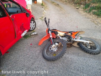 Montefiascone - Moto contro auto