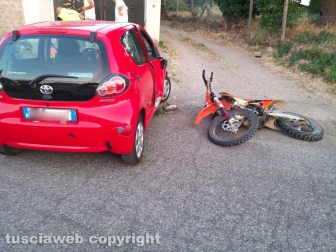Montefiascone - Moto contro auto